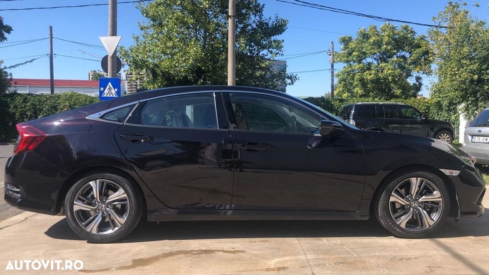 Honda Civic 1.5 i-VTEC Turbo CVT Elegance - 3