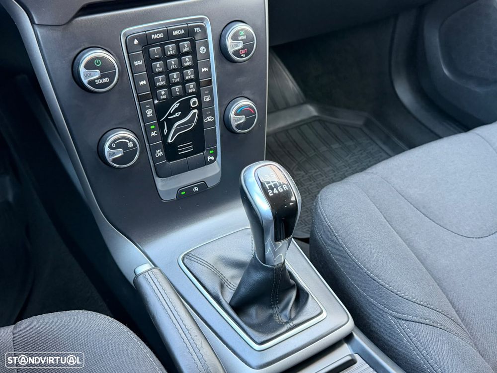 Volvo V40 2.0 D2 Momentum - 26