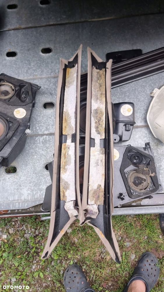 SŁUPEK A LEWY LUB PRAWY BMW 8 E31 850 840 - 2