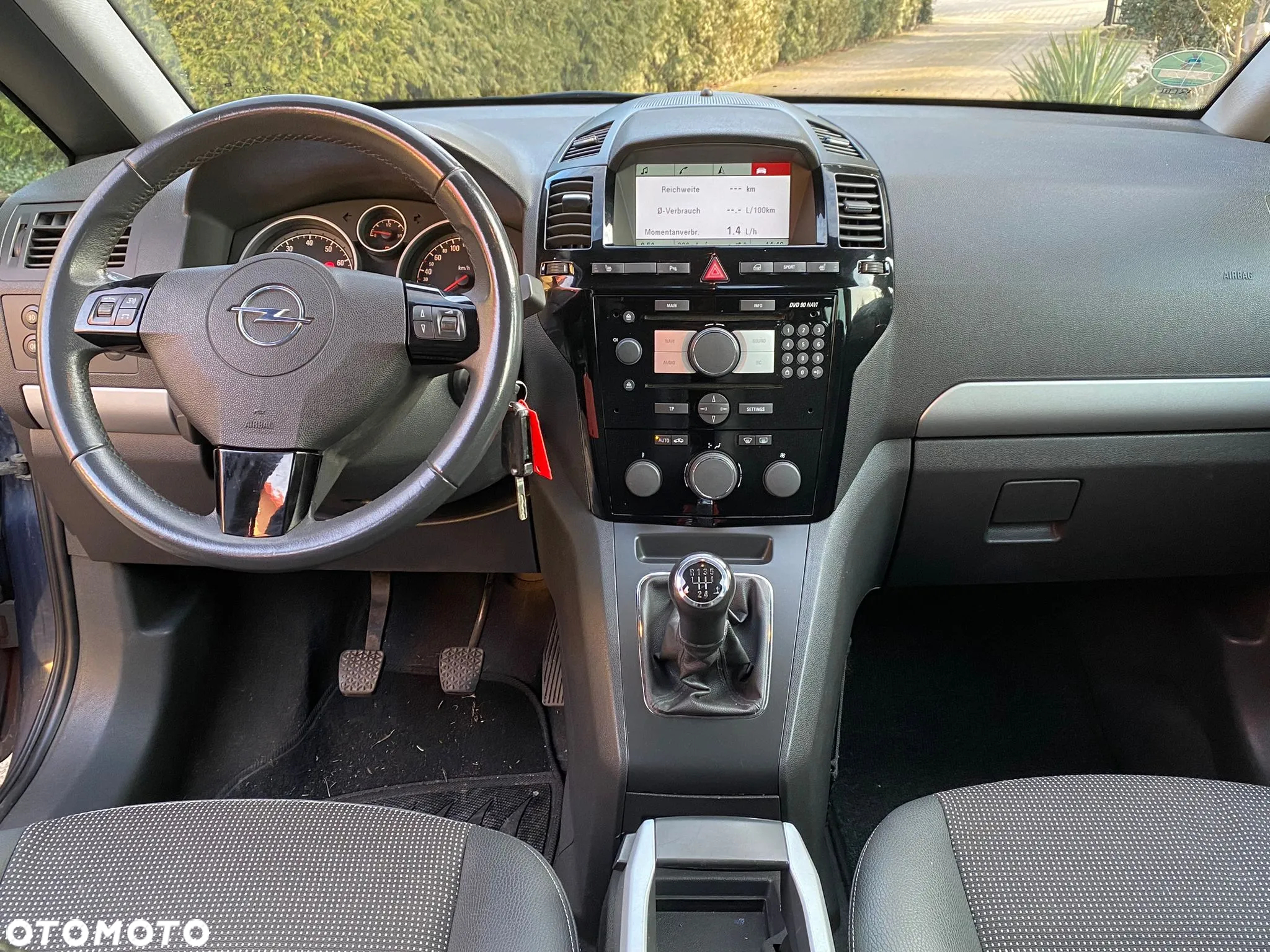 Opel Zafira 1.8 Cosmo - 9