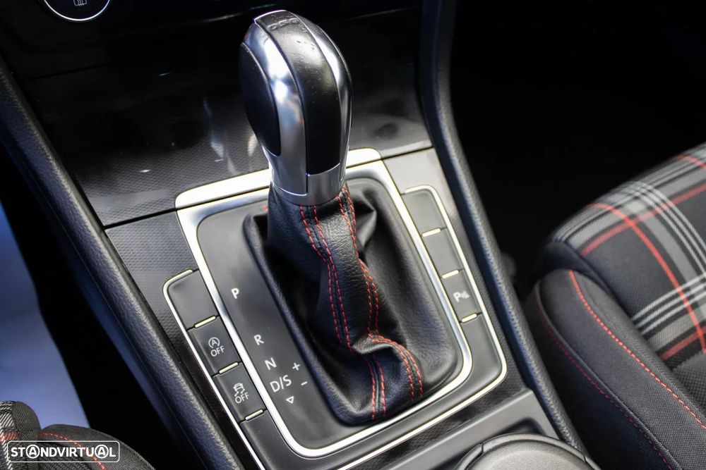 VW Golf 2.0 TSi GTi DSG - 30