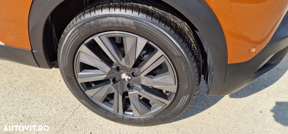 Peugeot 2008 1.2 L PureTech STT EAT8 GT Line - 29