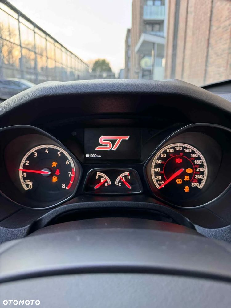 Ford Focus 2.0 EcoBoost ST - 16