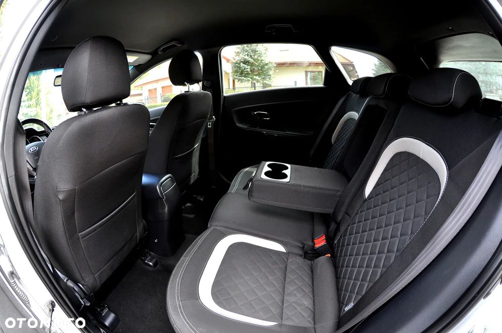 Kia Ceed 1.6 CRDi 136 ISG GT Line - 24