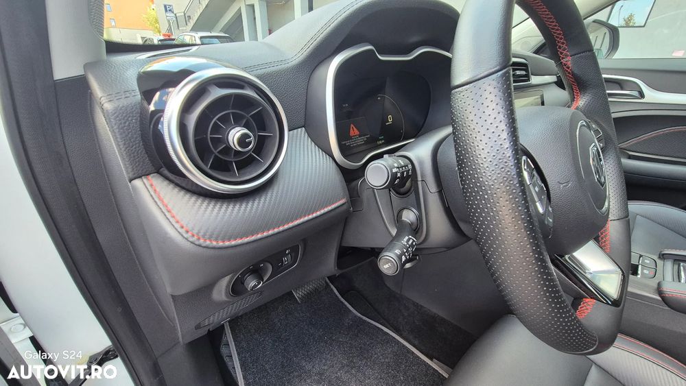 MG ZS EV Standard Luxury - 16