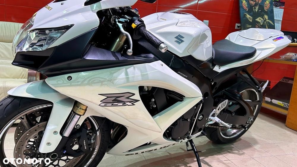 Suzuki GSX-R - 6