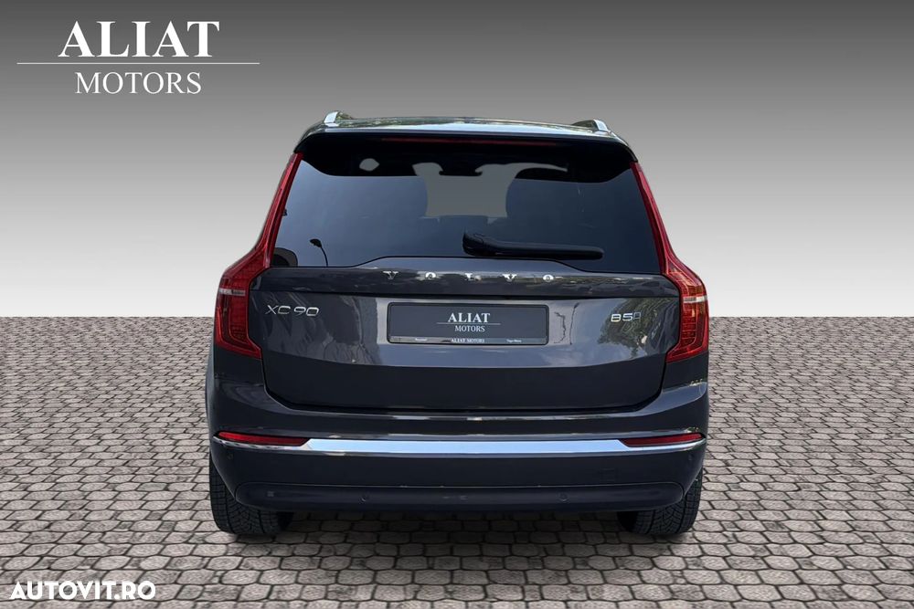 VOLVO XC90 2023 — imagine 8