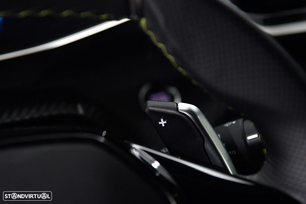 Peugeot 2008 1.2 PureTech GT EAT8 - 21