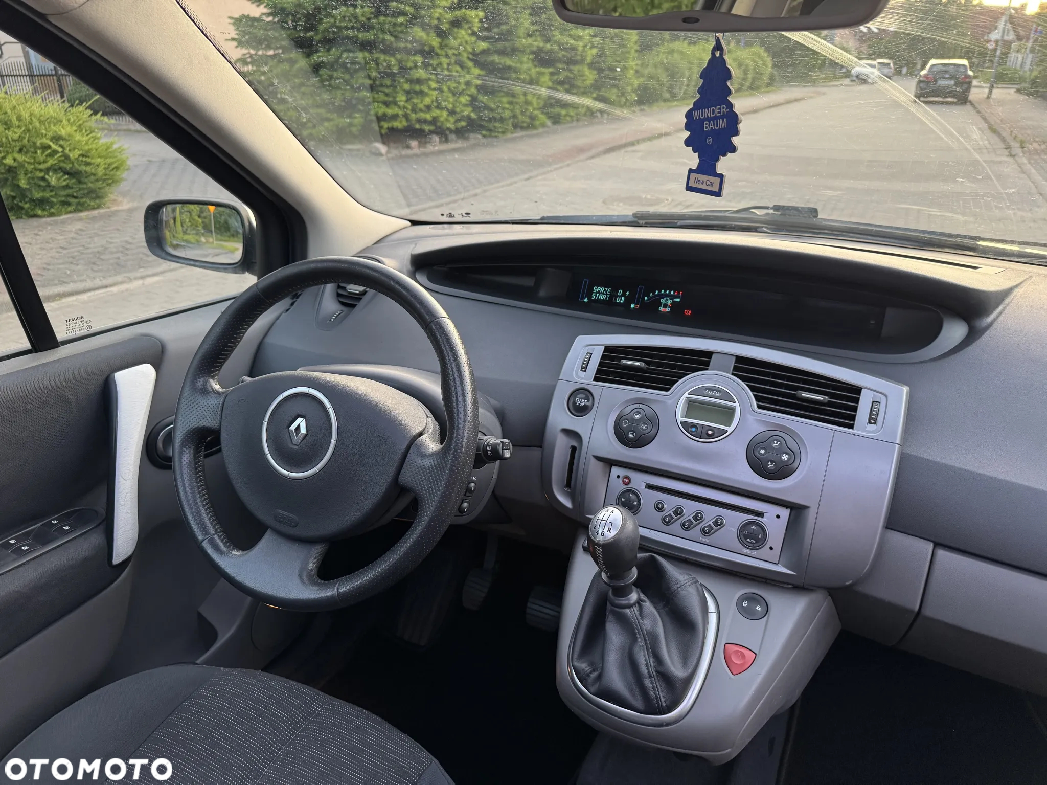 Renault Scenic 2.0 16V Luxe Privilege - 33