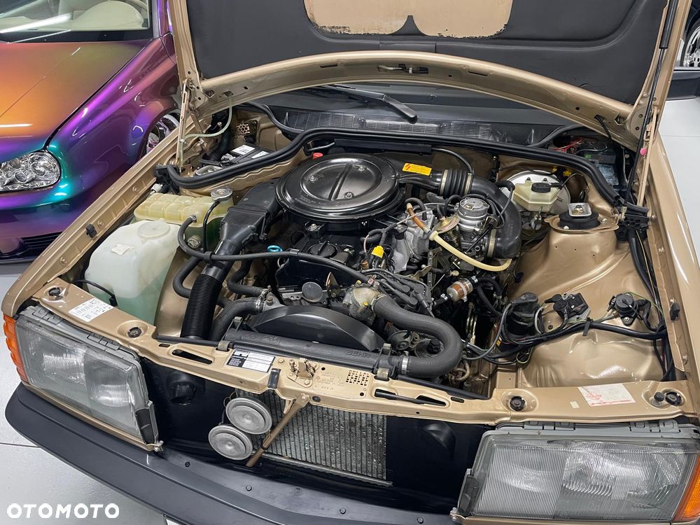 Mercedes-Benz W201 (190) - 19