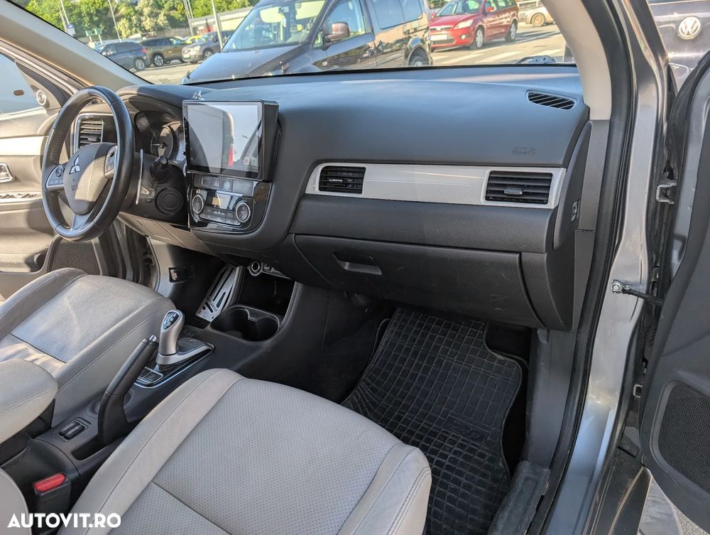Mitsubishi Outlander 2.0 Litre DOHC MIVEC 4WD Instyle Navi - 8