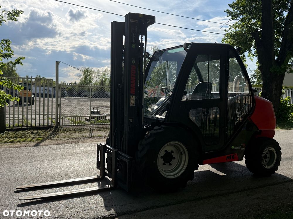 Manitou Terenowy Wózek Widłowy MC25-4 - 6
