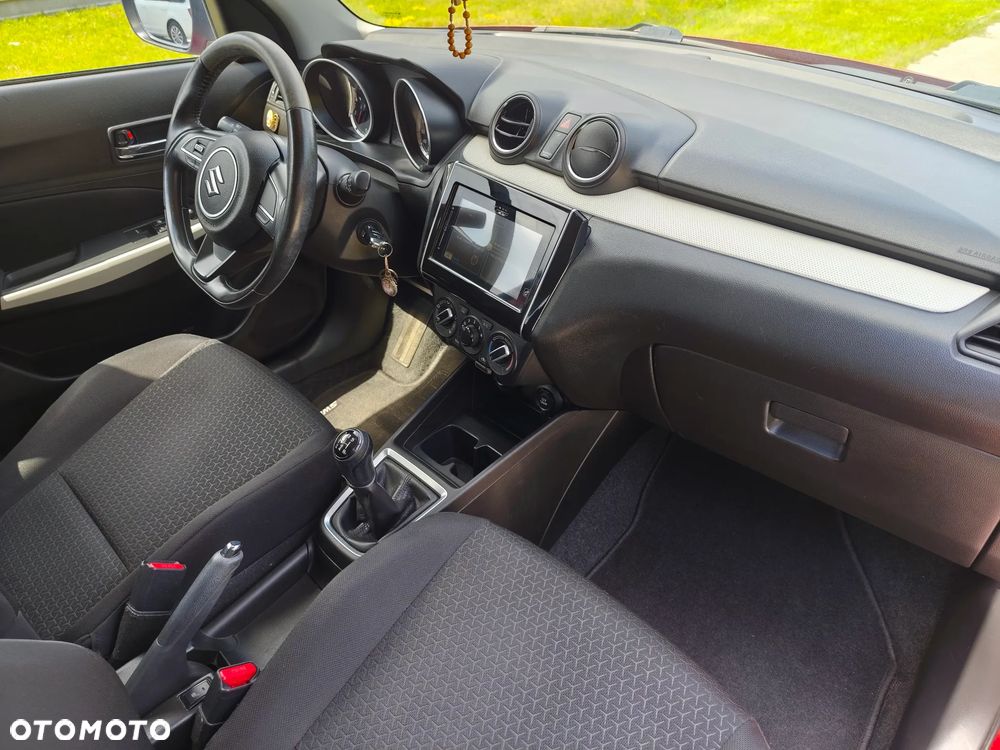 Suzuki Swift 1.2 Premium - 4