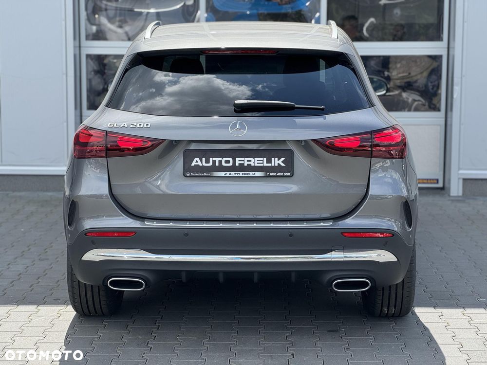 Mercedes-Benz GLA 200 AMG Line - 10