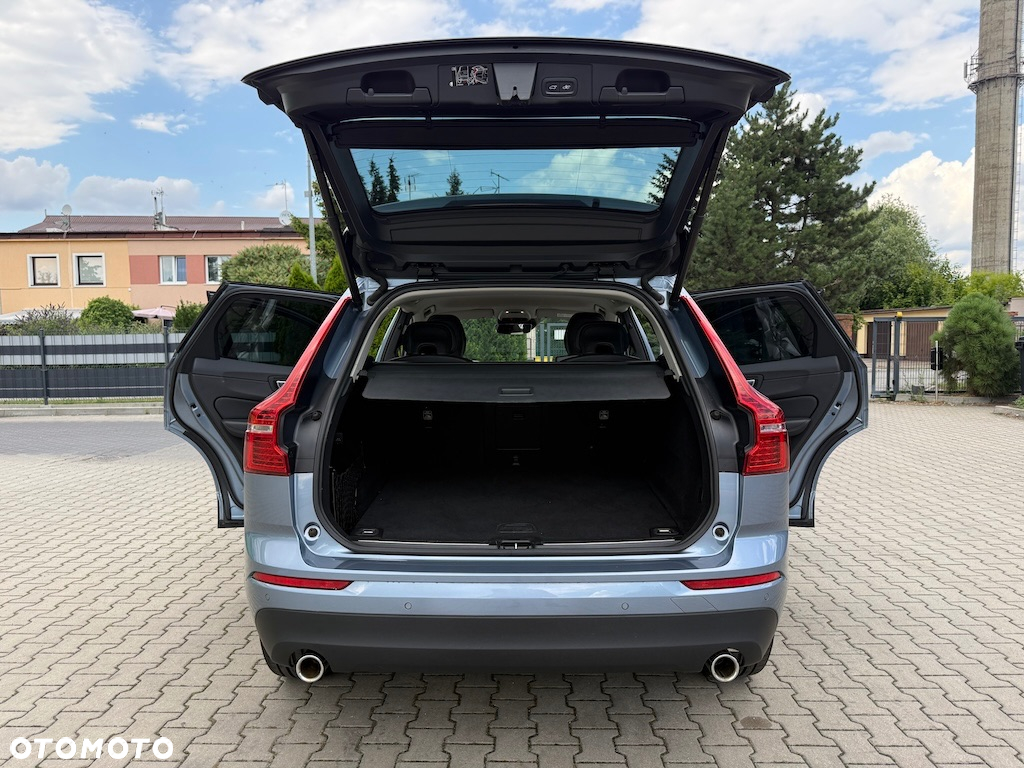Volvo XC 60 D4 Momentum Pro - 12