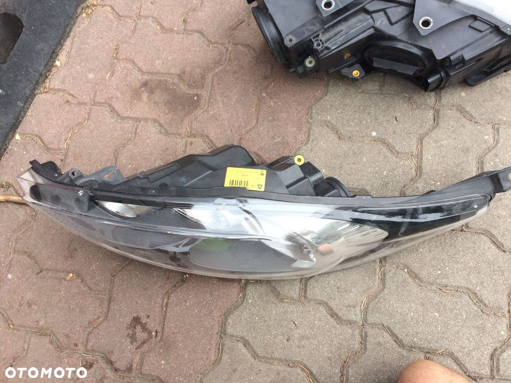 FORD FIESTA MK7 LIFT LAMPA PRAWY PRZÓD C1BB-13W029-AH - 8