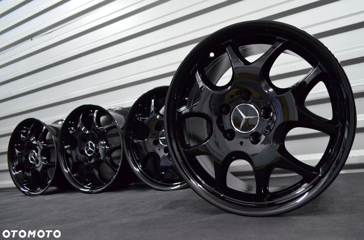 Felgi 5x112 8x17 ET30 Mercedes BRABUS Monoblock V - 1