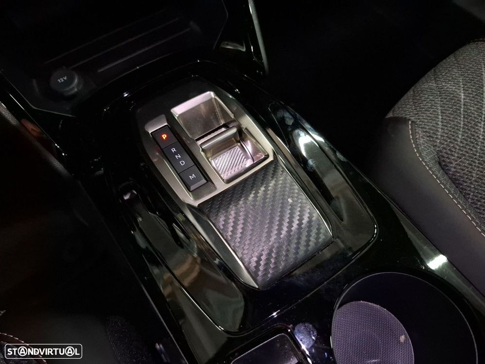 Peugeot 2008 1.2 Hybrid Allure e-DCS6 - 17