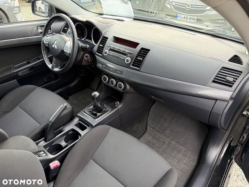 Mitsubishi Lancer 1.8 Intense - 38