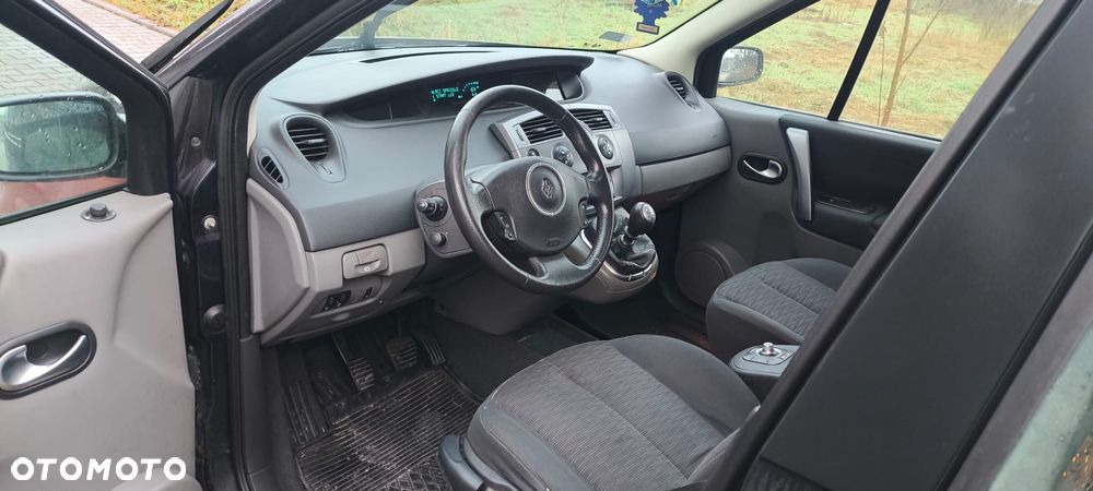 Renault Scenic 2.0 16V Avantage - 5