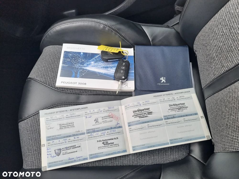 Peugeot 3008 1.2 PureTech Allure S&S - 24