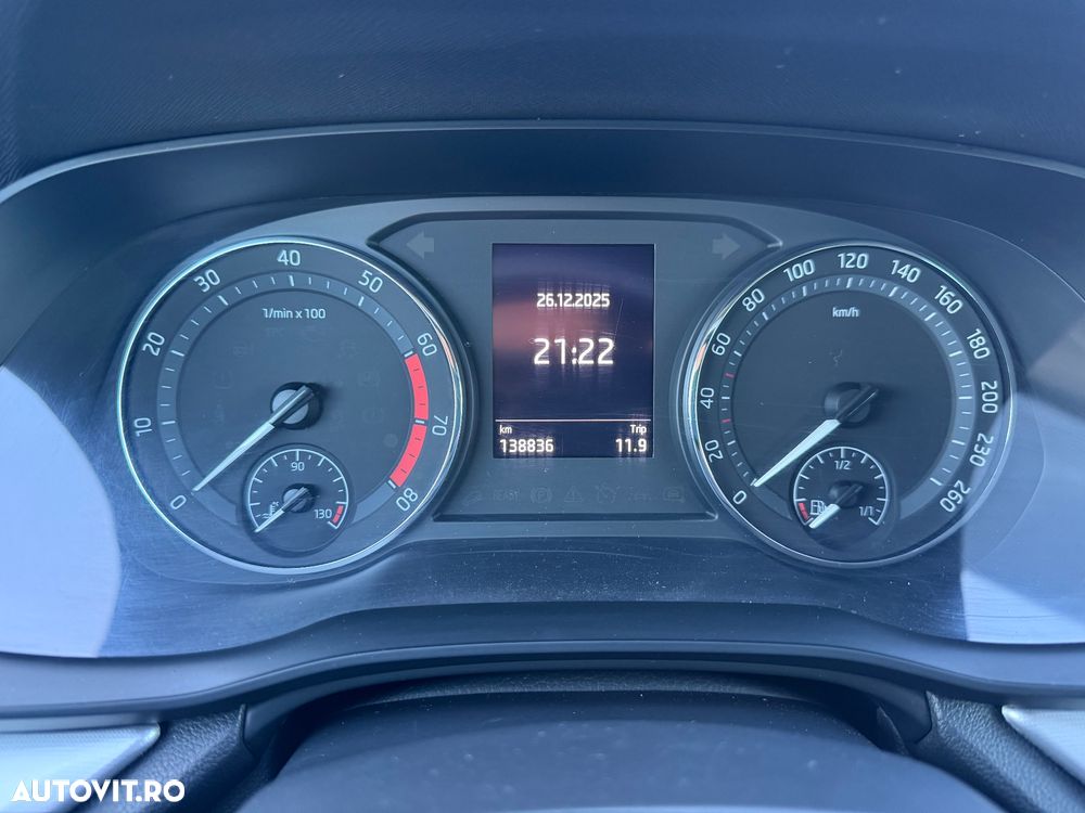 Skoda Octavia 1.5 TSI DSG MHEV Ambition - 2