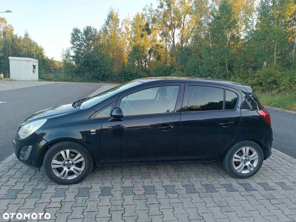 Opel Corsa 1.4 16V Cosmo - 10