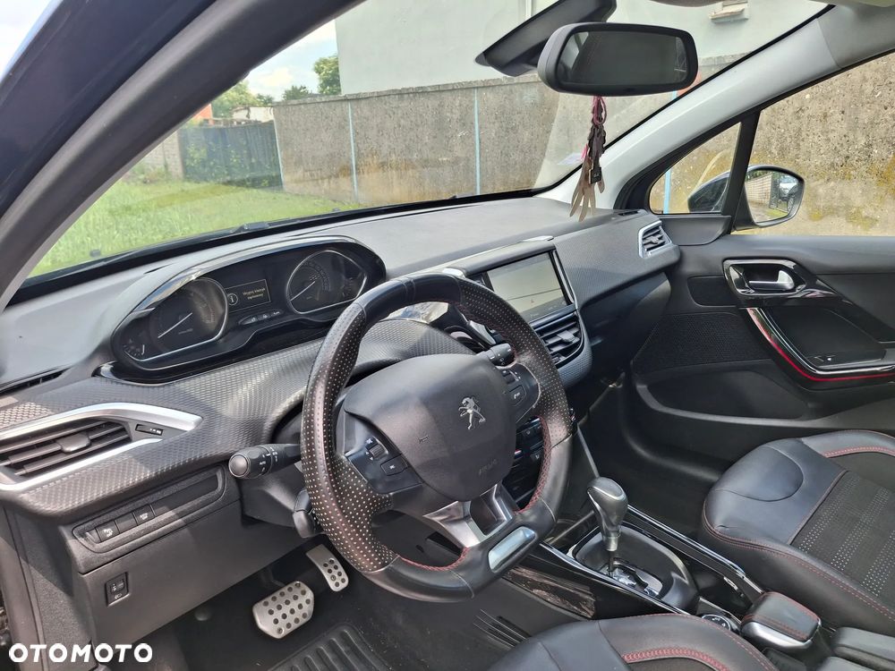 Peugeot 2008 - 8