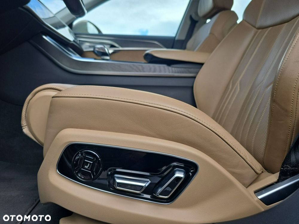 Audi A8 55 TFSI mHEV Quattro Tiptr - 19