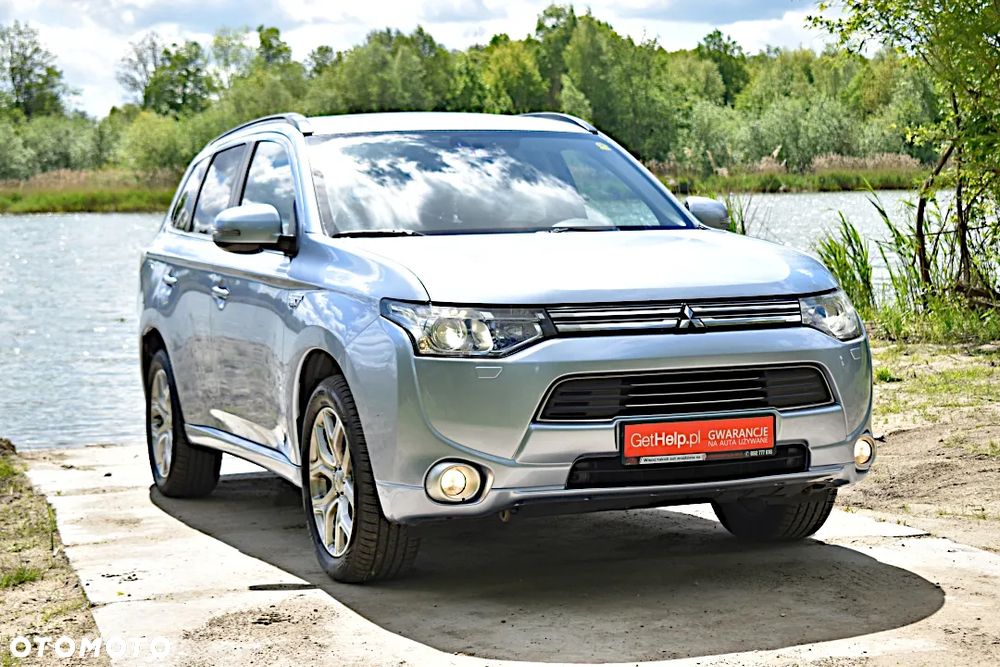 Mitsubishi Outlander 2.0 4WD Plug-In Hybrid Top - 14