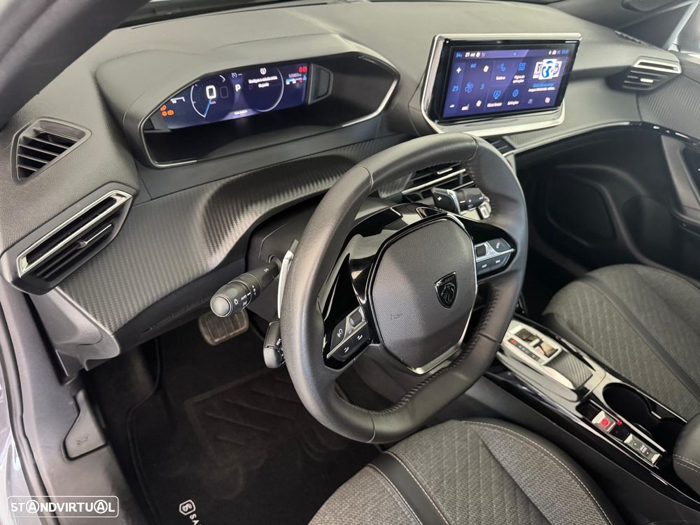 Peugeot 2008 1.2 PureTech Allure EAT8 - 23