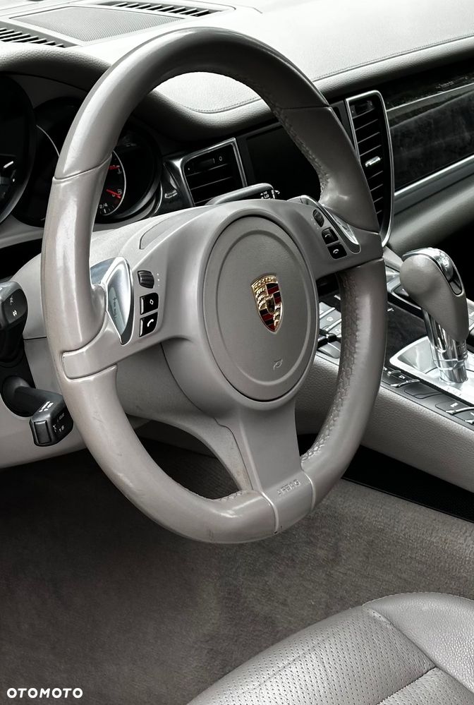 Porsche Panamera 4 - 16