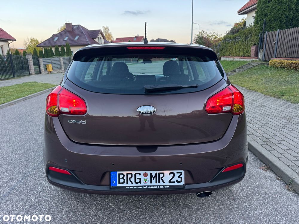 Kia Ceed - 12