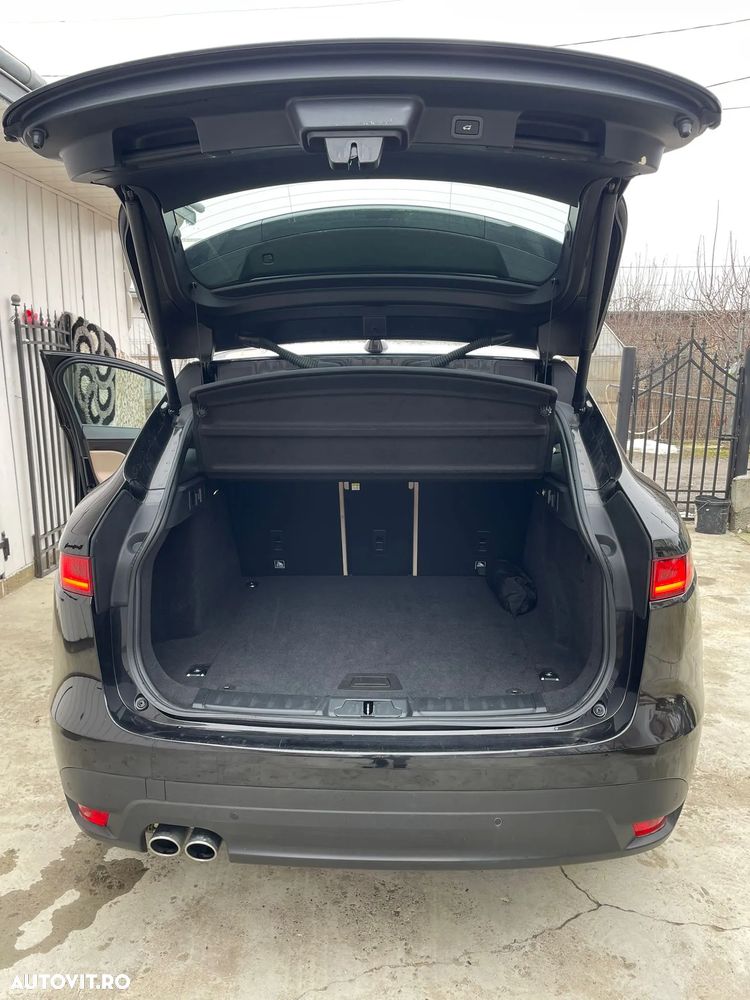 Jaguar F-Pace 20d R-Sport - 17