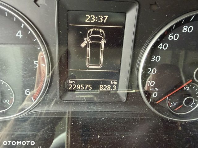 Volkswagen Caravelle - 7