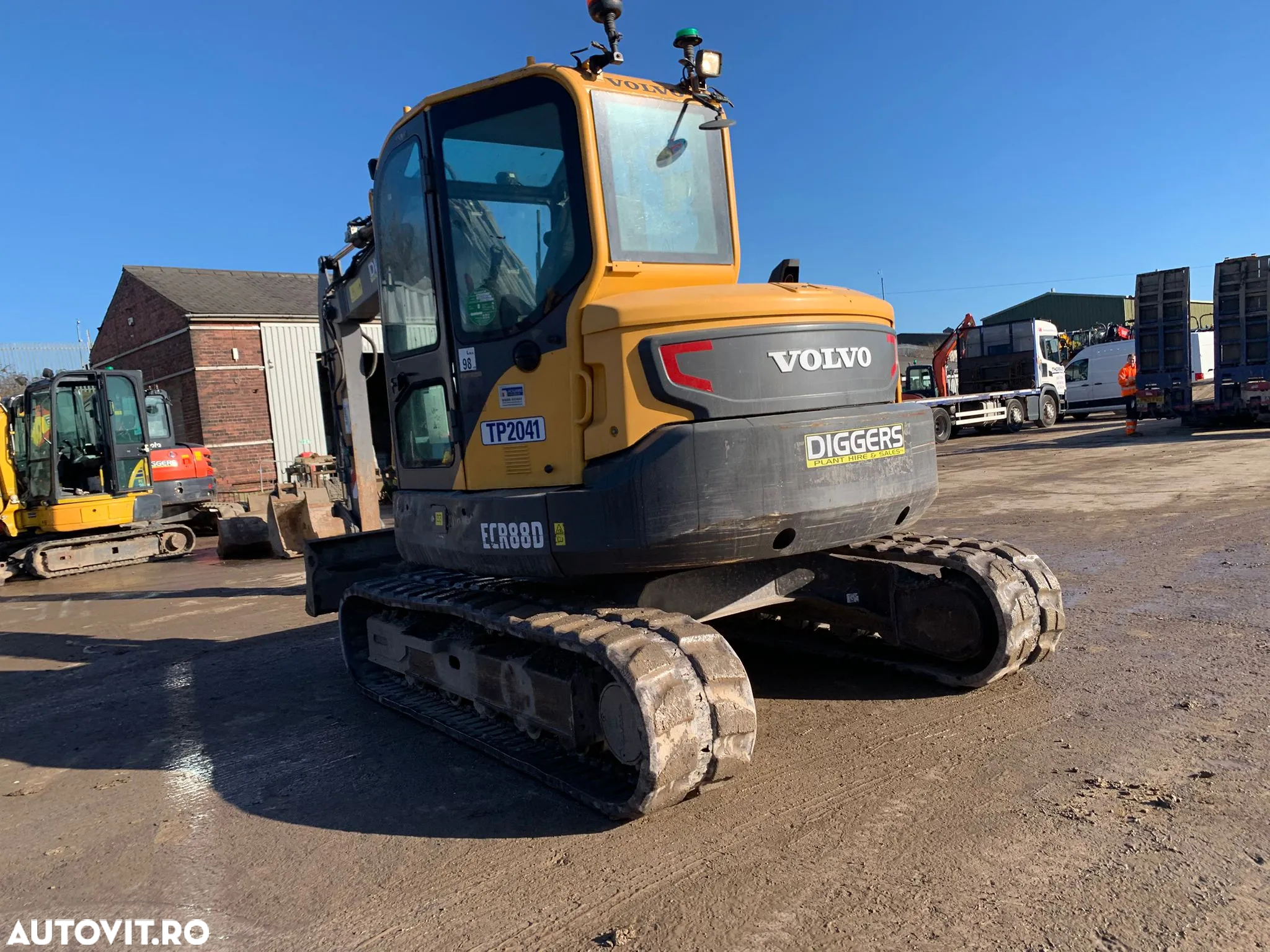 Volvo ECR88 - 10