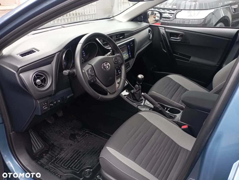 Toyota Auris 1.6 Premium - 7
