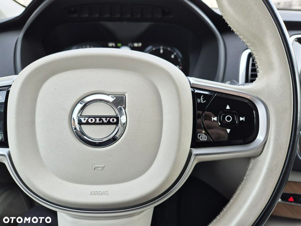 Volvo XC 90 - 30