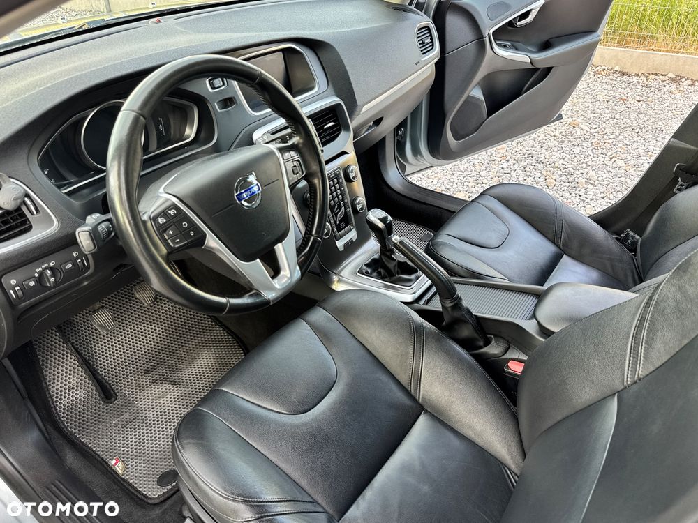 Volvo V40 D2 Momentum - 36