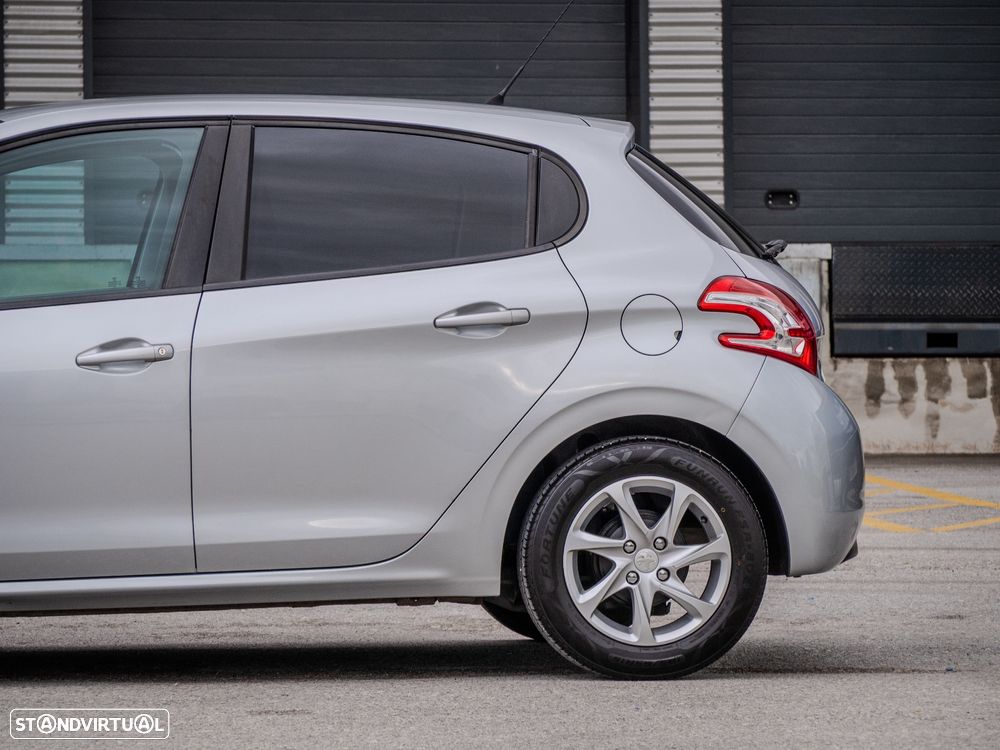 Peugeot 208 1.4 HDi SE Style - 6