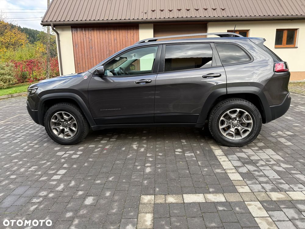 Jeep Cherokee - 8