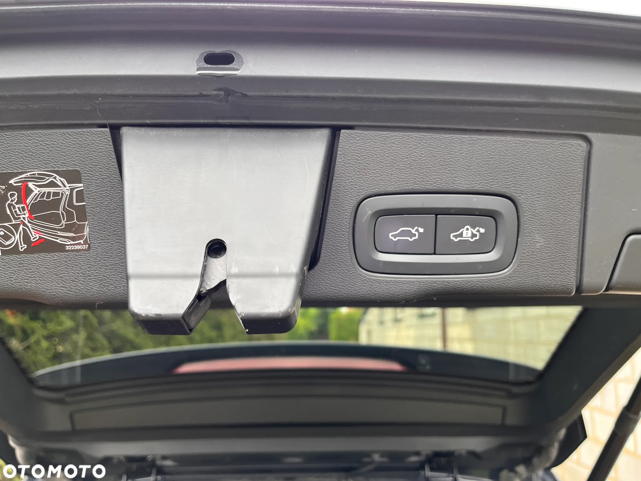 Volvo XC 60 T8 Twin Engine AWD Geartronic Momentum - 13