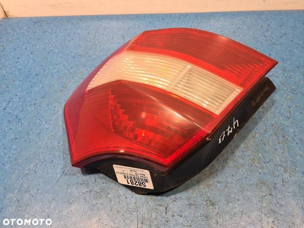 BMW 118 E87 LAMPA TYŁ PRAWA ZEWNĘTRZNA - 4