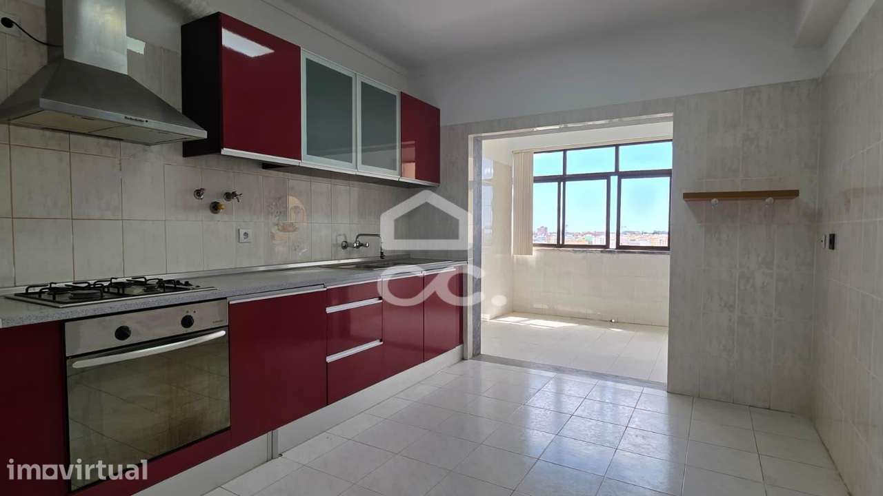 Apartamento T4 com vista para a serra em Setúbal - Grande imagem: 3/28