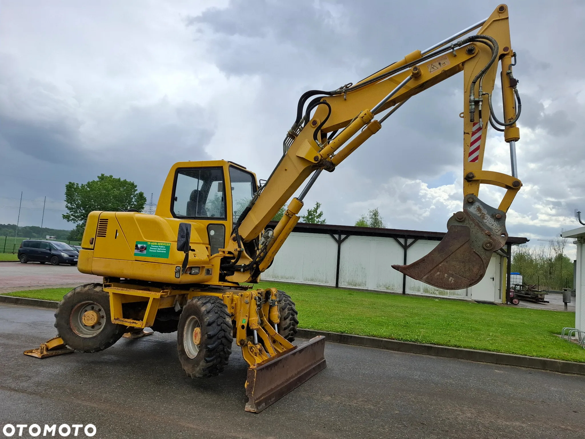 Komatsu PW75 - 2