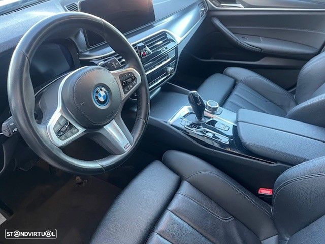 BMW 520 e Pack M - 18