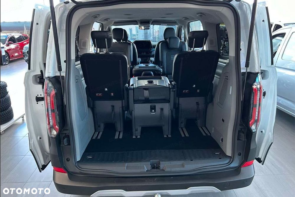 Ford Tourneo Custom - 9