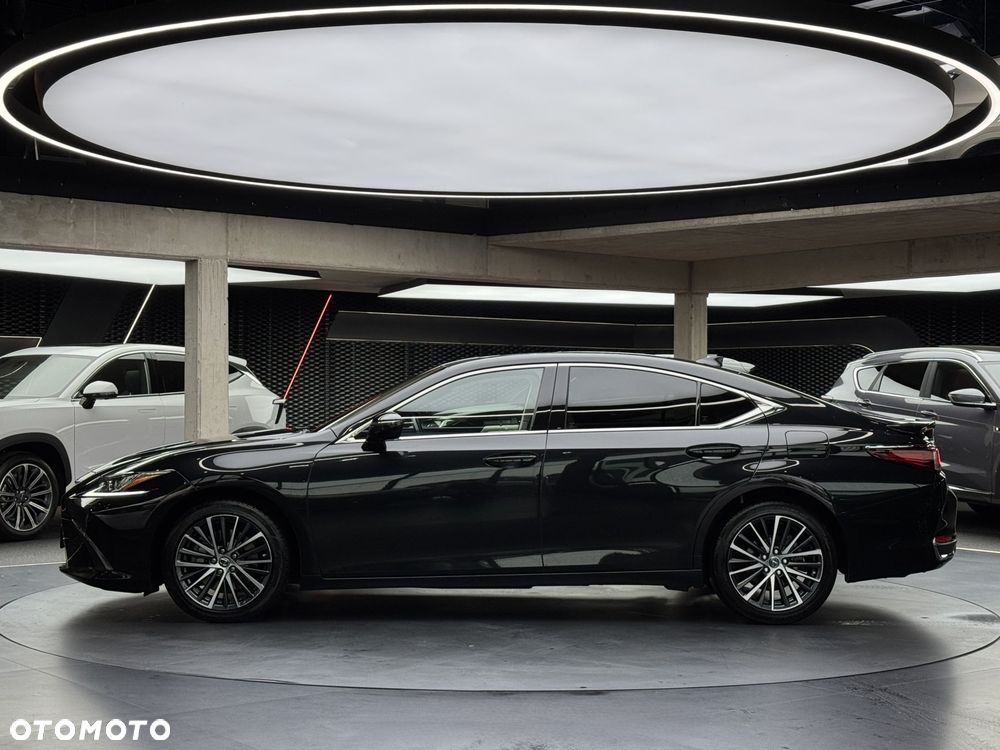 Lexus ES 300h Business Edition - 3