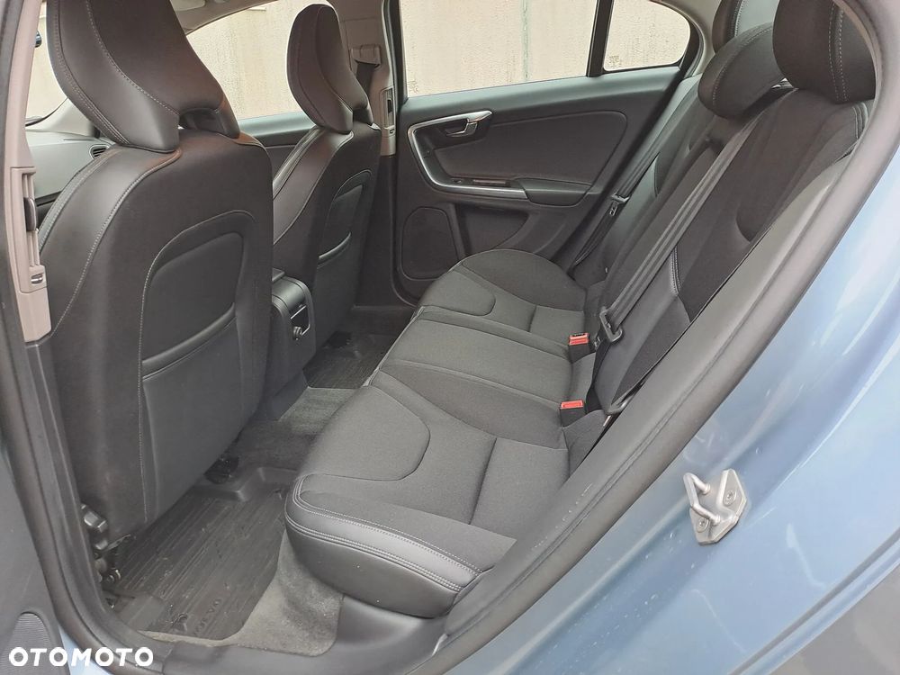 Volvo S60 D3 Drive-E Momentum - 6