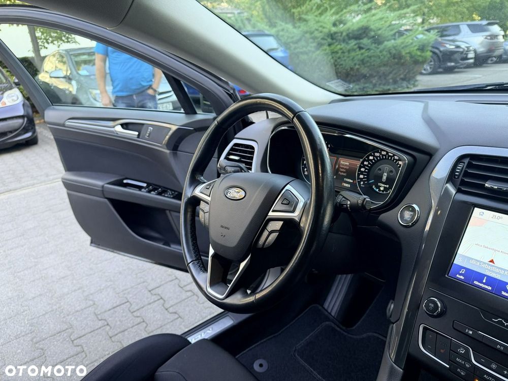 Ford Mondeo - 29